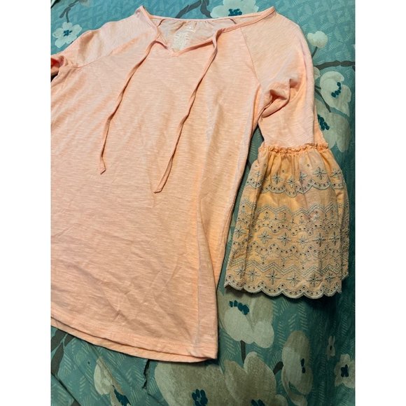 6 FOR $15 Cute St. John’s bay small top - Picture 2 of 4